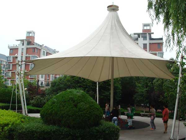 钢结构厂房:现代建筑的坚实骨架与绿色选择